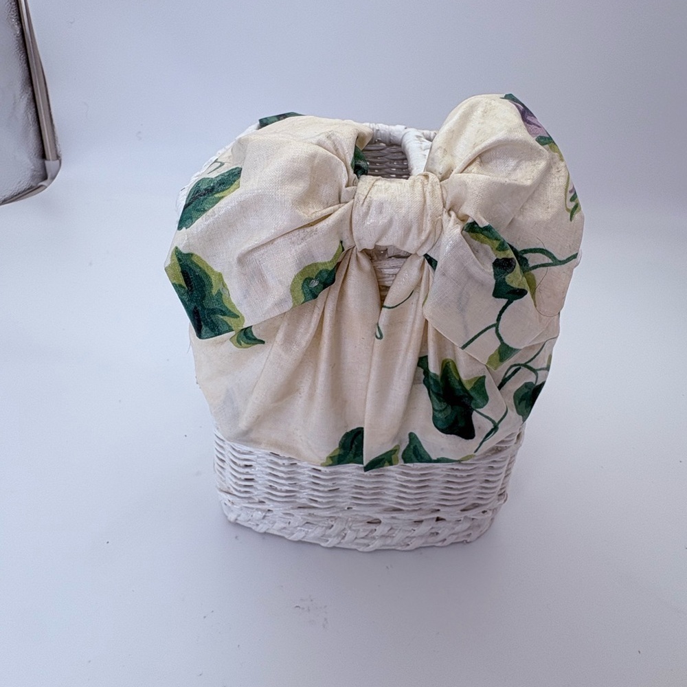 Vintage White Wicker Tissue Box with Paper Mache Decorative Bow - Picture 2 of 16